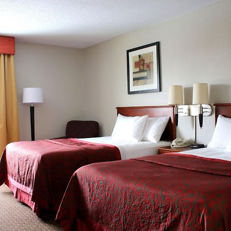 Days Inn & Suites By Wyndham Bloomington/Normal Il Bagian luar foto