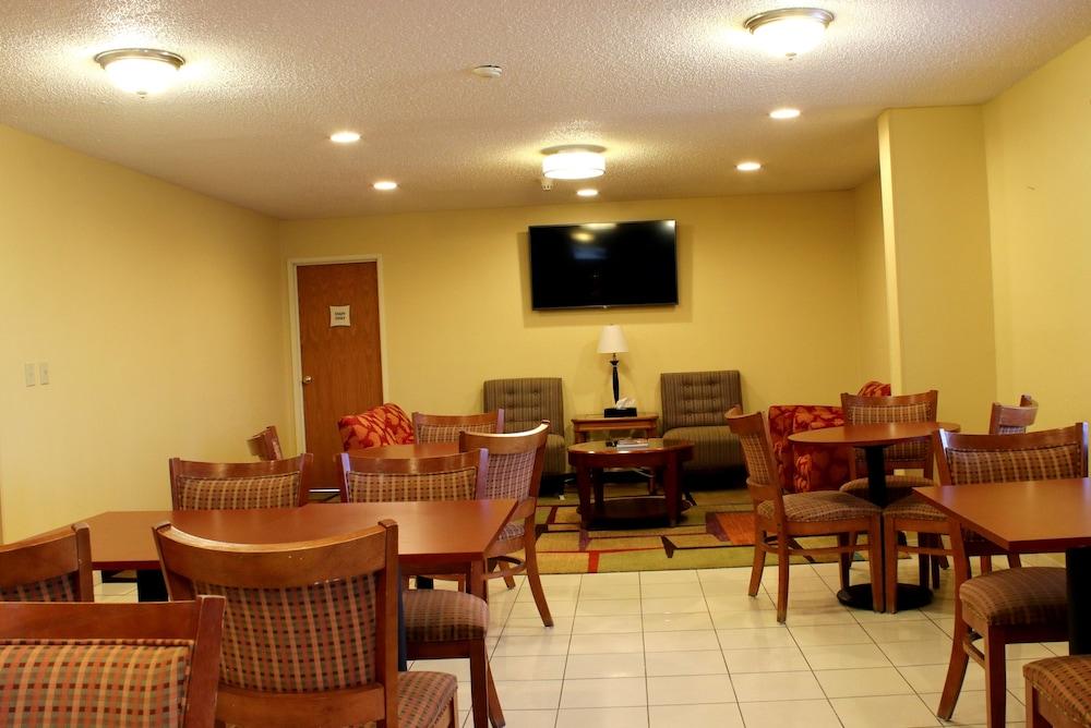Days Inn & Suites By Wyndham Bloomington/Normal Il Bagian luar foto