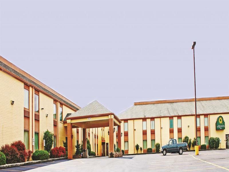 Days Inn & Suites By Wyndham Bloomington/Normal Il Bagian luar foto