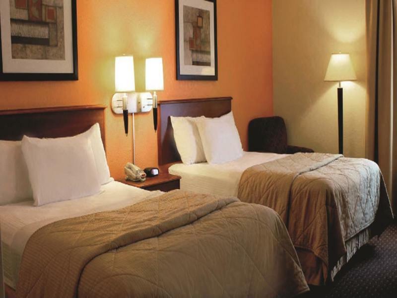 Days Inn & Suites By Wyndham Bloomington/Normal Il Bagian luar foto